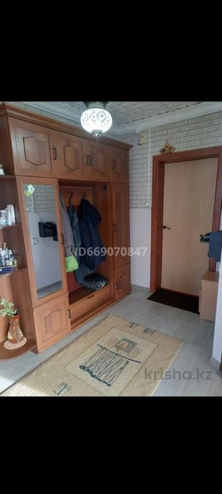 Продам Шкаф в прихожую