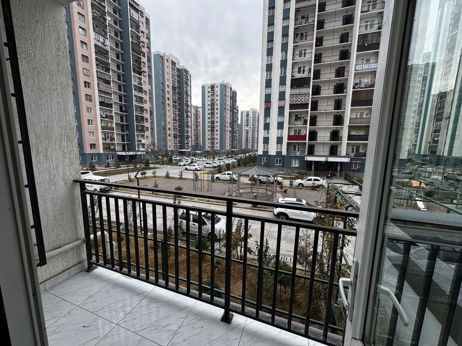 Yashnobod tumani Olmos mahallada 2-qavatda 3 xonali kvartira sotiladi