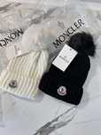 Дамска зимна шапка с пух Moncler