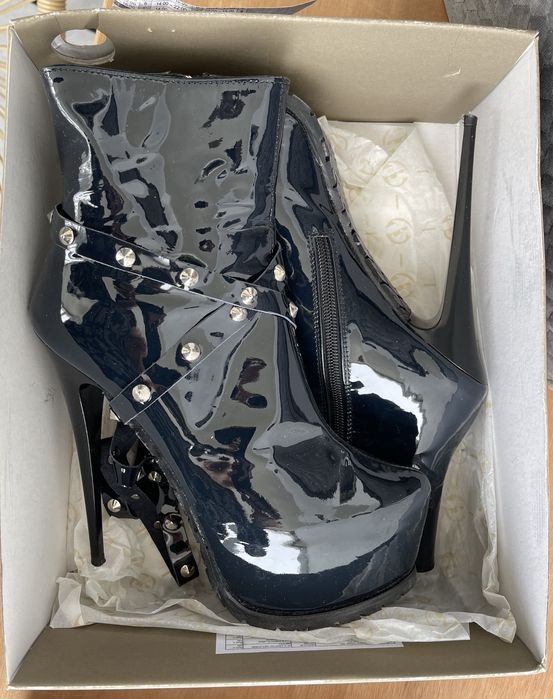 Дамски боти Dani Shoes