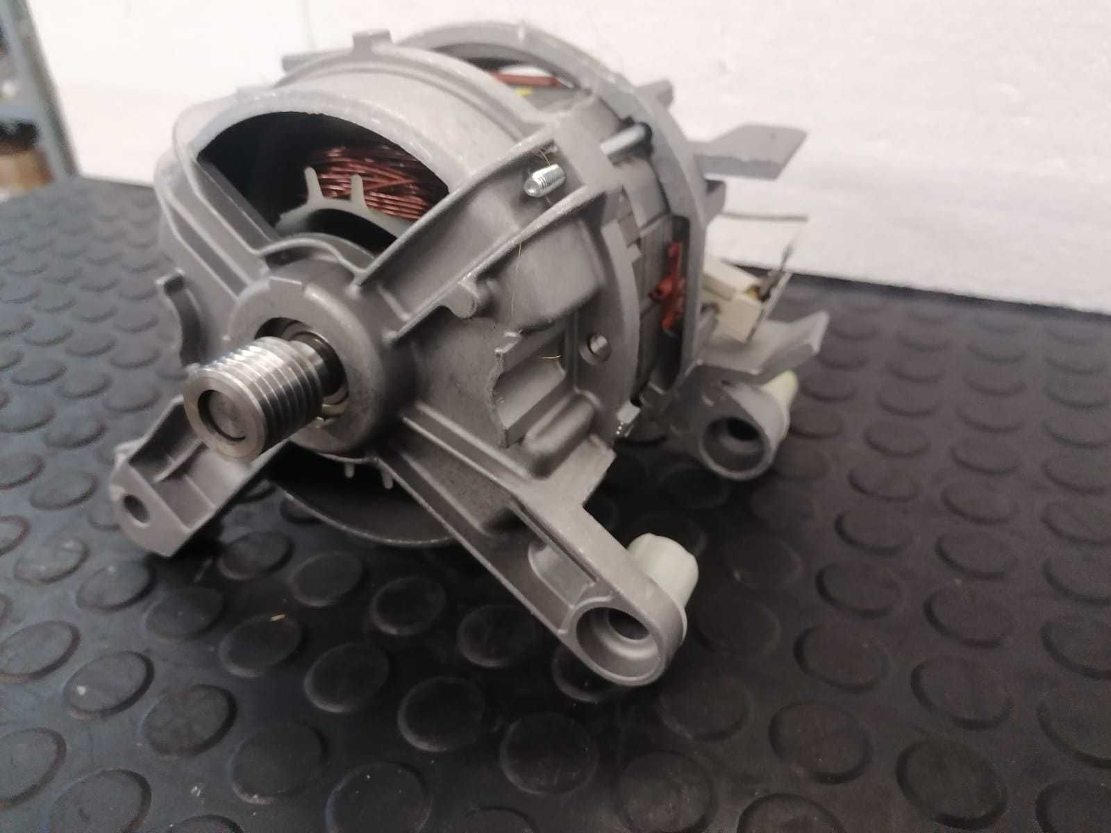 Motor 3 prinderi , 6 pini masina de spalat verticala Whirlpool / R20