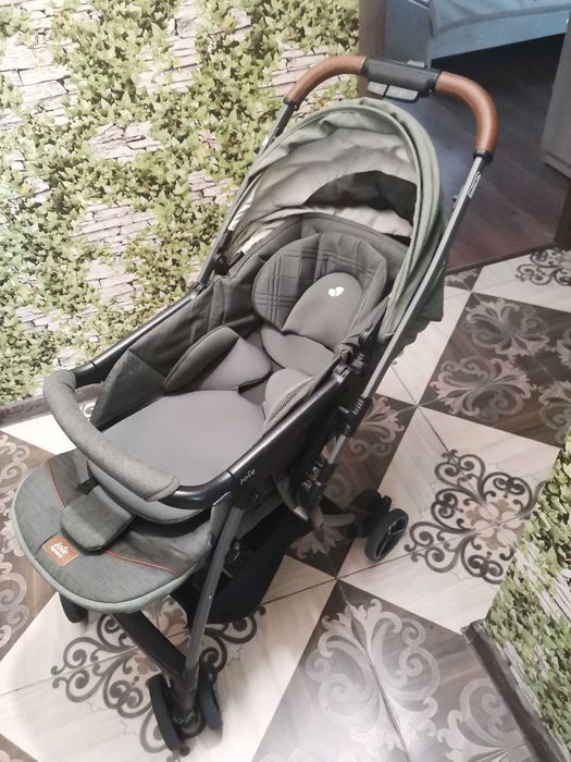 Коляска детская. Для младенцев и детей по старше.