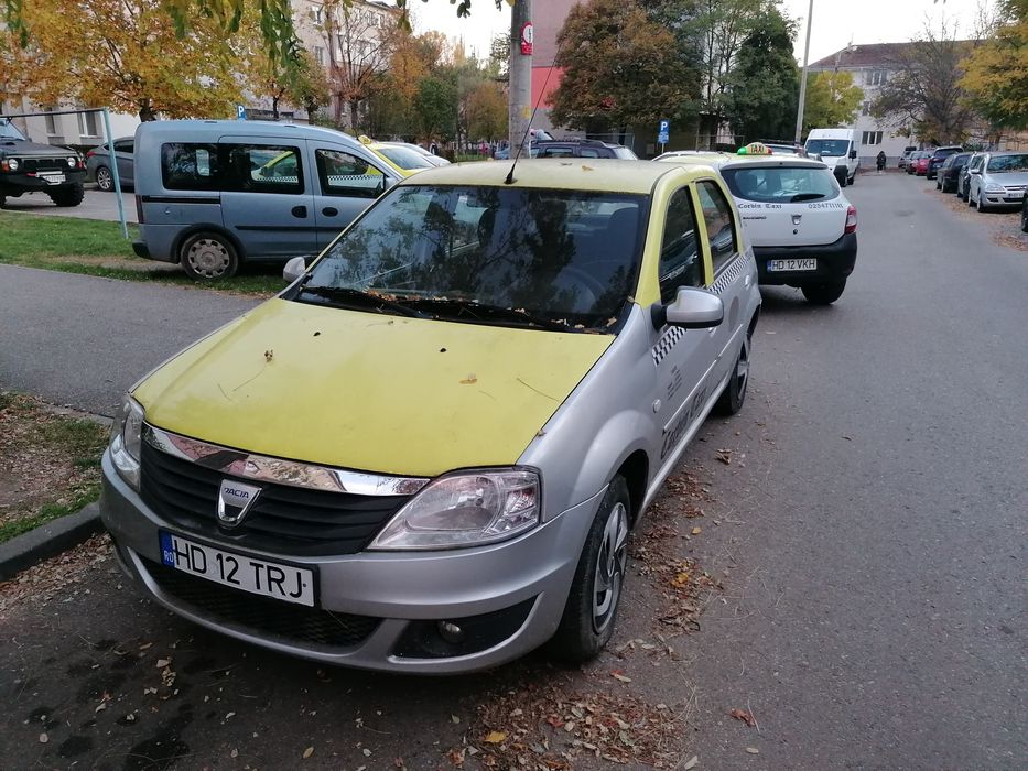 Vând Logan 1.2 benzina +GPL