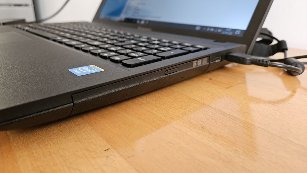 Laptop Lenovo Model G500
