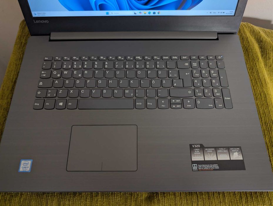 Laptop Lenovo v320-17IKB, Intel Core i3-7130U, display 17,3 full hd