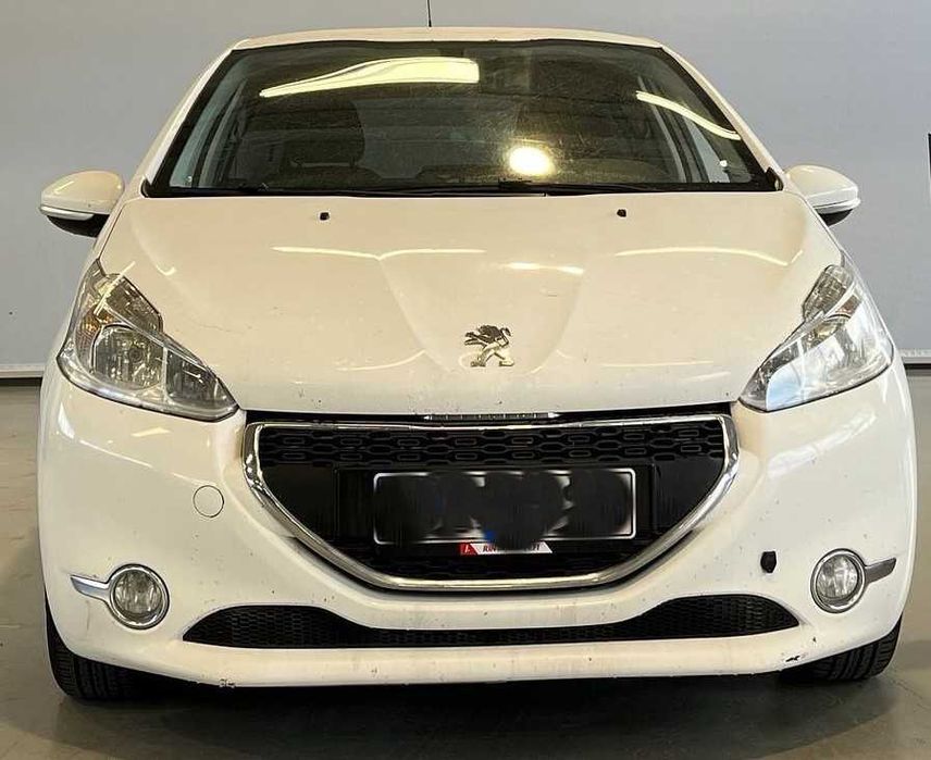 Peugeot 208 1.2i VTi на части