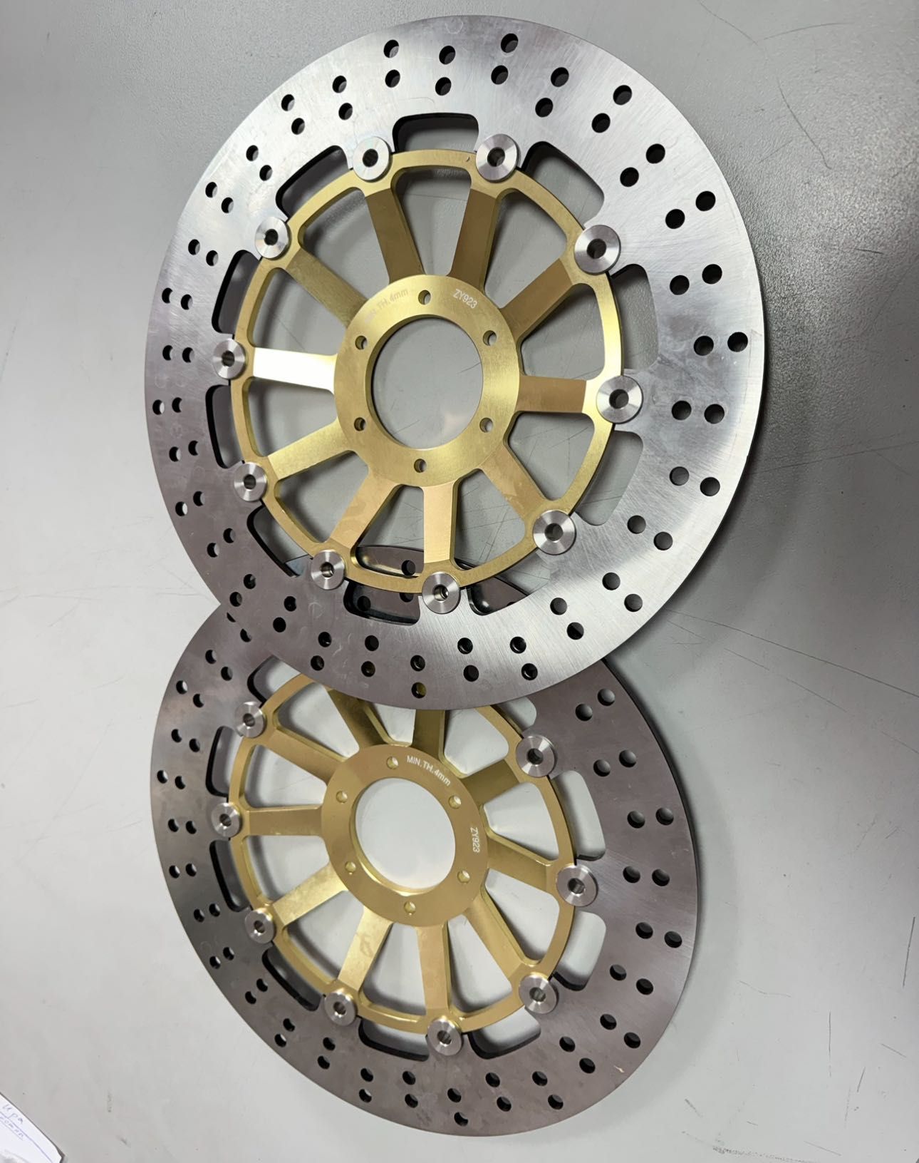 НОВИ спирачни дискове за Honda CBR900RR 310mm