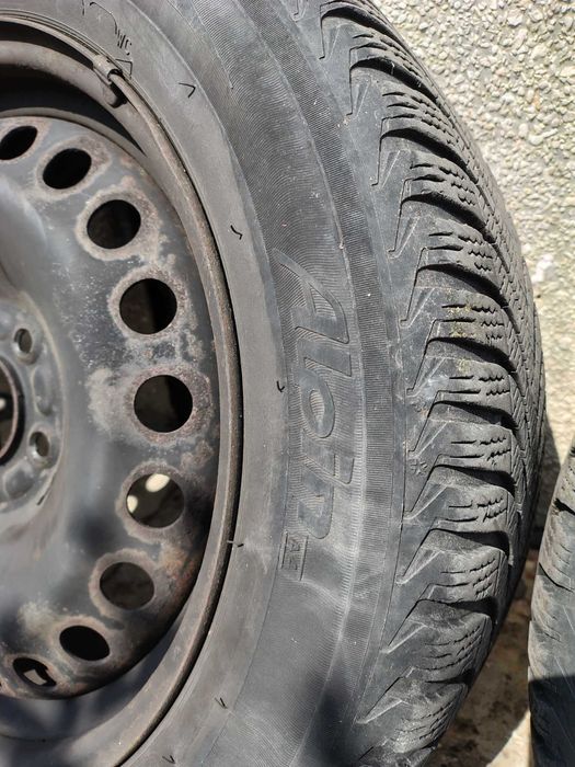 Roti de tabla echipate cu pneuri Michelin Alpin 4 iarna Ford Focus R16