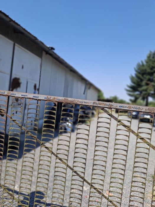 Автосервиз с камера за боядисване