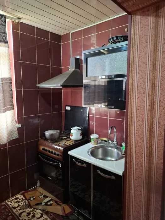 Срочно 1 хонали квартира сотилади  барча жихозлари билан