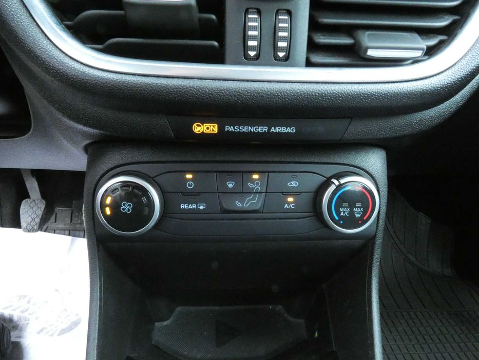 Ford Fiesta / 3 unitati / lane assist / diesel