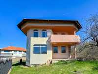 Нова двуетажна къща с парцел в Кошарица