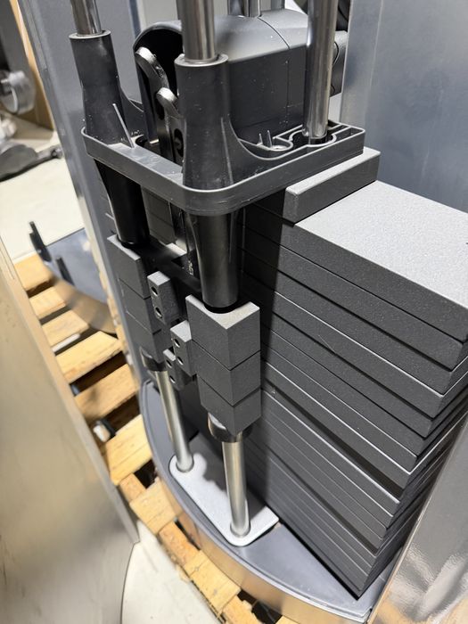 Presa picioare LIFE FITNESS,  este noua