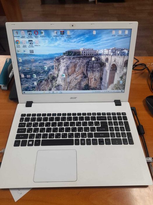 ноутбук Acer E5-573g
