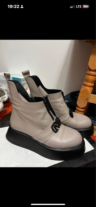 Ghete dama ,aflate intr-o stare foarte buna