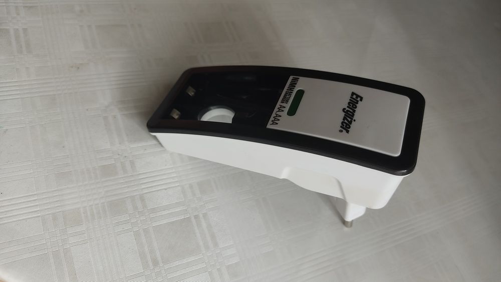 Încărcător baterii Energizer