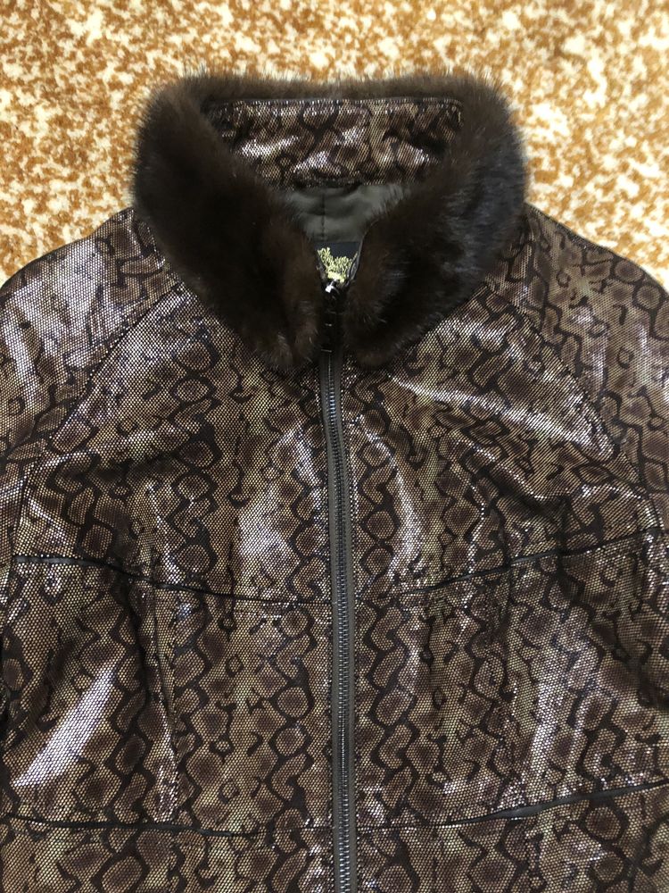 Продам натуральную кожаную куртку с норковым воротником