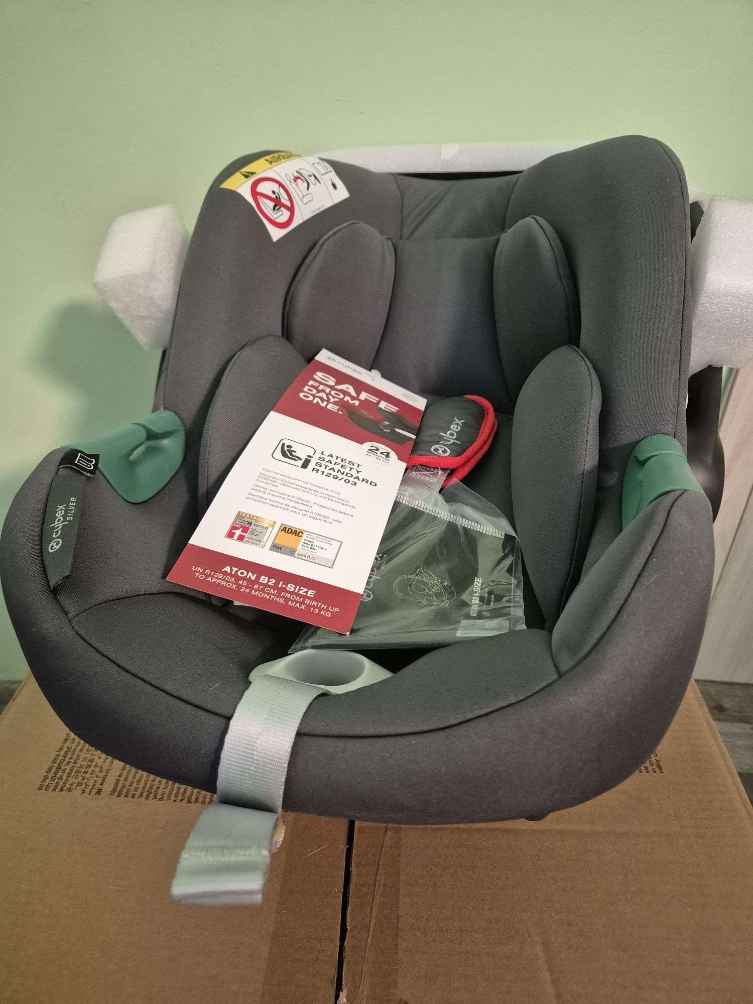 Бебешко кошче за кола Cybex Aton B2 с адаптери