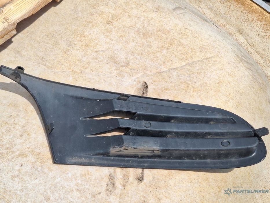 Grila proiector bara fata dreapta VOLKSWAGEN GOLF VI 5K1 2008 - 2013 TDI CBDC, CLCA 5K0853665A
