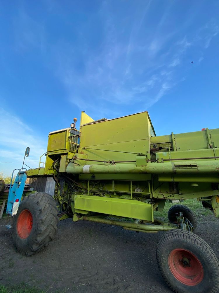 Vând combină claas dominator 85