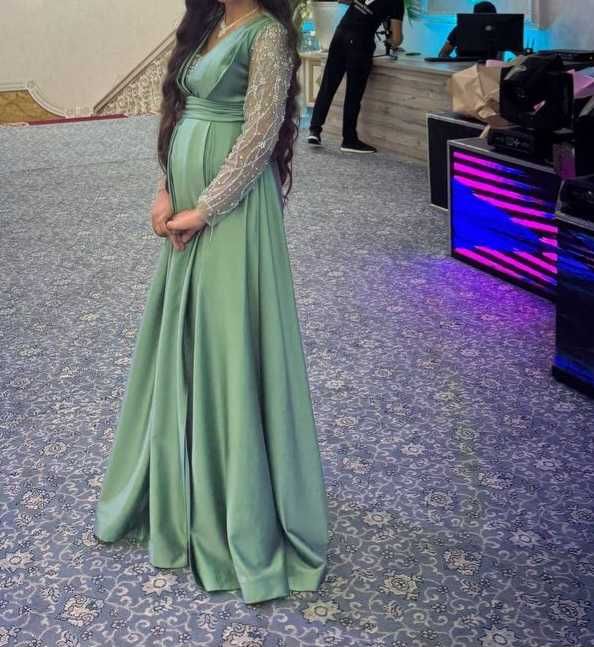 Вечернее платье шикарное