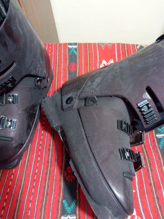 Vând 3 perechi de clăpari: o pereche albi, o pereche maro,  o pereche