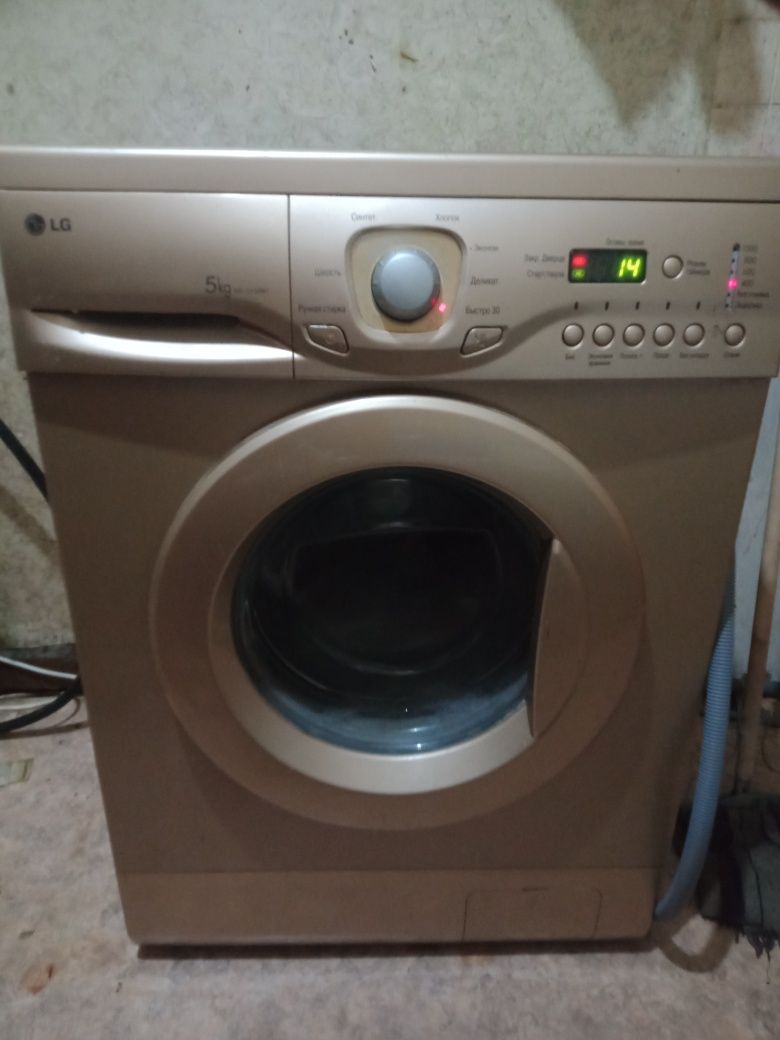 Продам стиральную маш. LG 5кг.