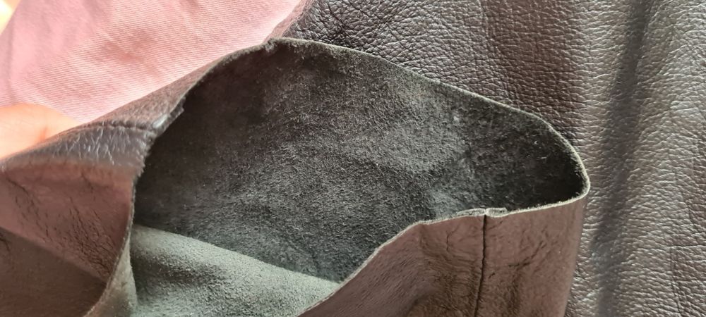 Pantaloni de piele naturala