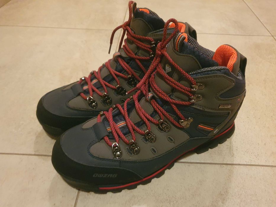 Високи зимни обувки