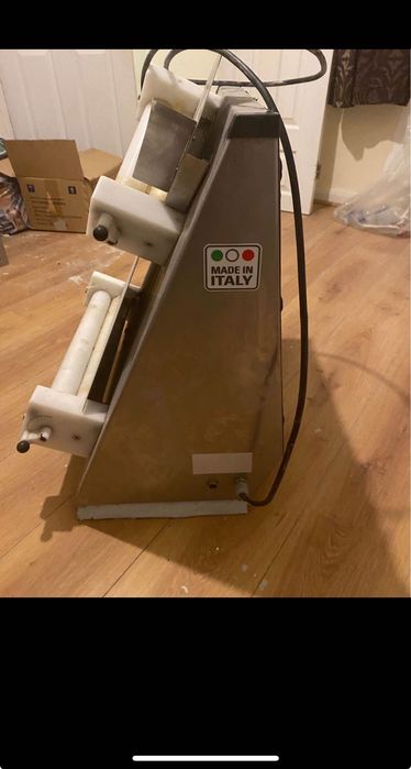 Италиански Ламинатор за тесто