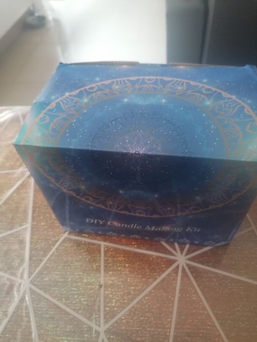 Vând kit de făcut lumânări