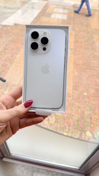 i phone 15 pro  с документи