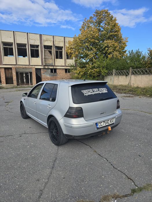 Vând vw golf 4 .
