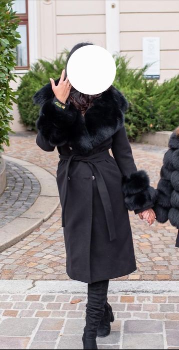 Palton din cașmir cu guler și mânecă din blană de vulpe