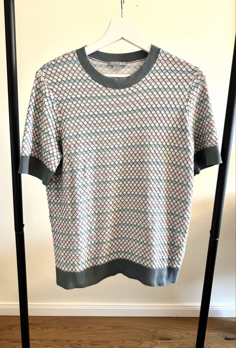 COS топ с къс ръкав