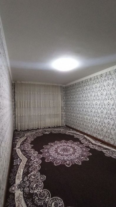 Чирчик шахри 
4-микрораён антощка
#2-хона 1-етаж 
Квартира ижарага