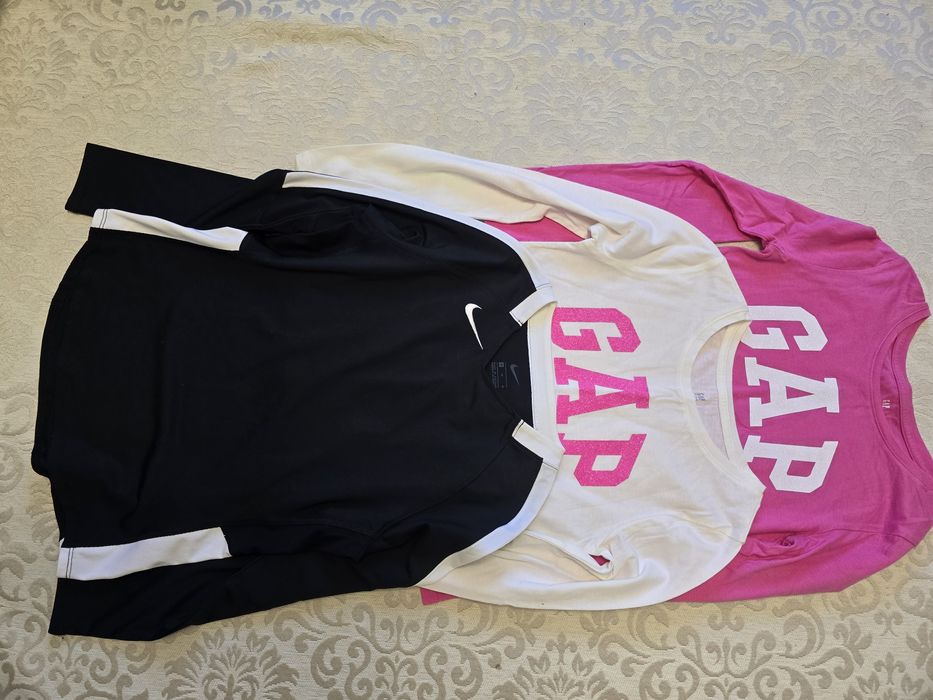 Lot 3 bluze Nike si Gap ,  tricoul cadou, noi, marimea 140