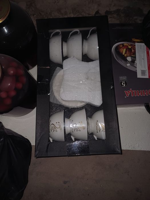 Продаю кухонную утворь;сковородка,бокалы для кофе,ложки и вилки,фужер