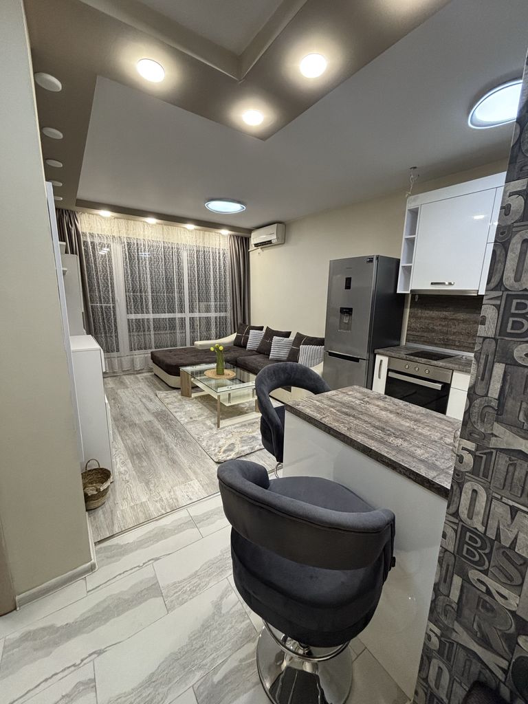 Дава се под наем Двустаен апартамент в Пловдив, Западен - 60 кв.м за 408 € - Снимка #1