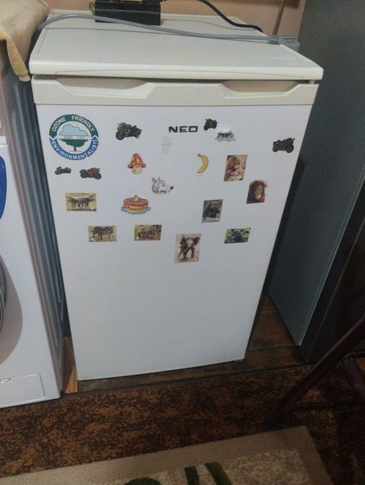 Хладилник с малка камера