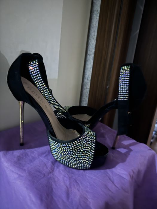 Туфли и босоножки ,ботинки