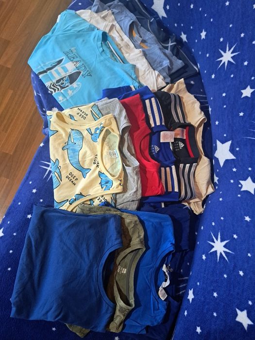 Lot tricouri mărime 122 128