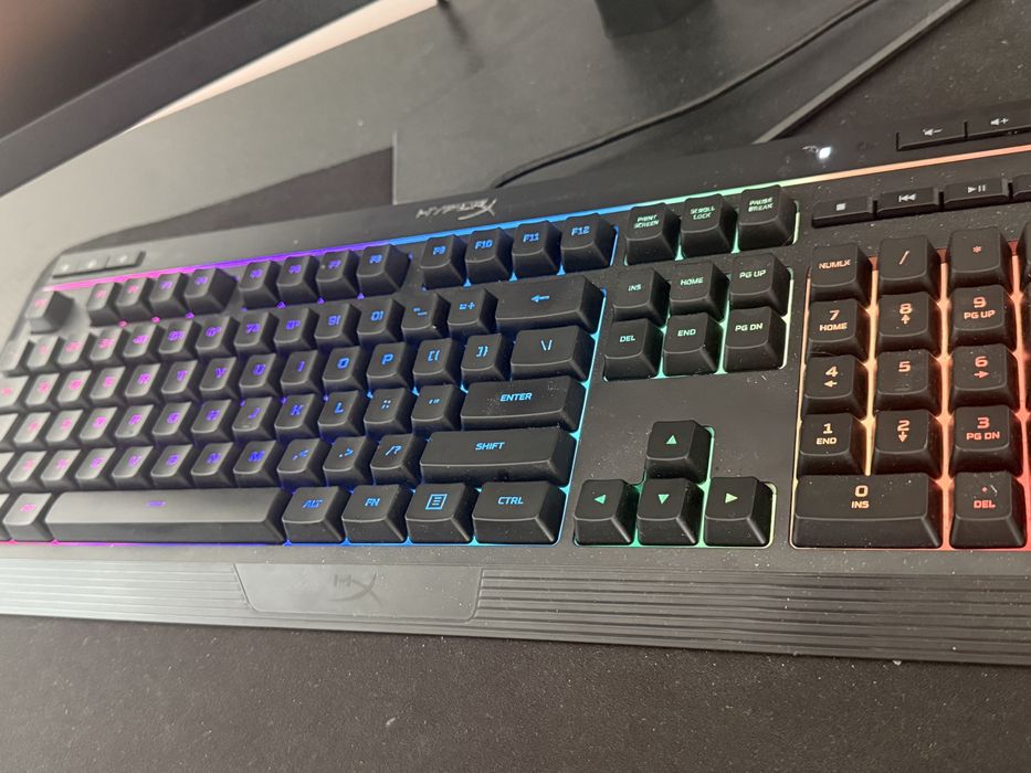 Vand tastatura gaming hyperX rgb