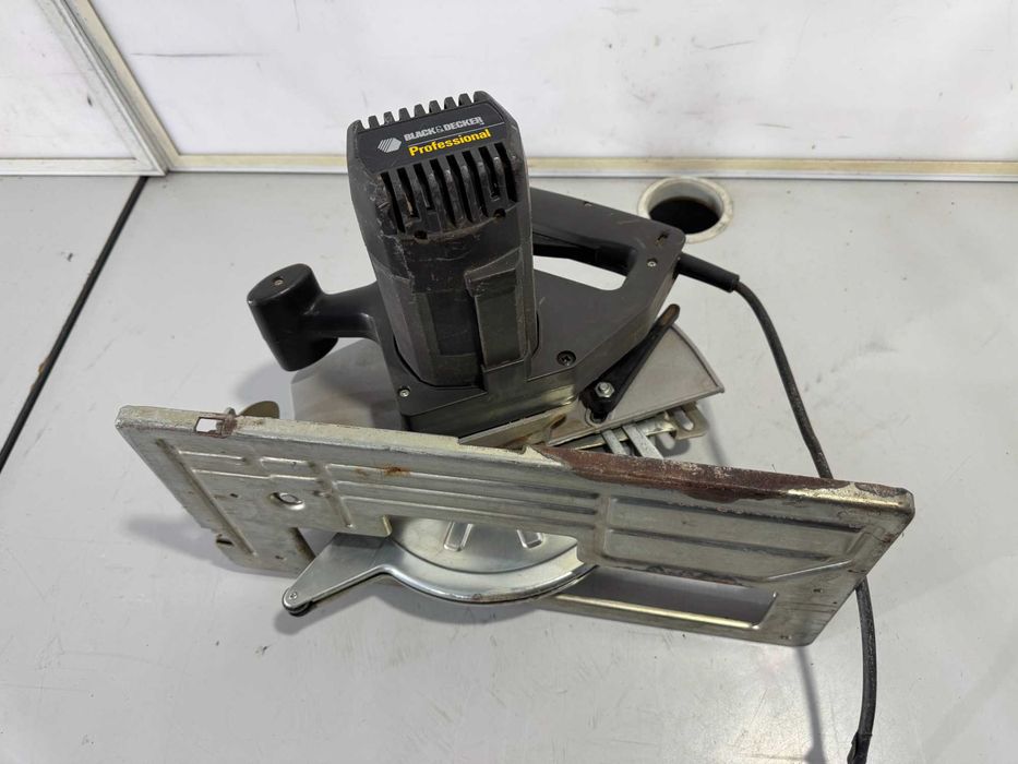Ръчен циркуляр - B/D 1800 W / 235 mm