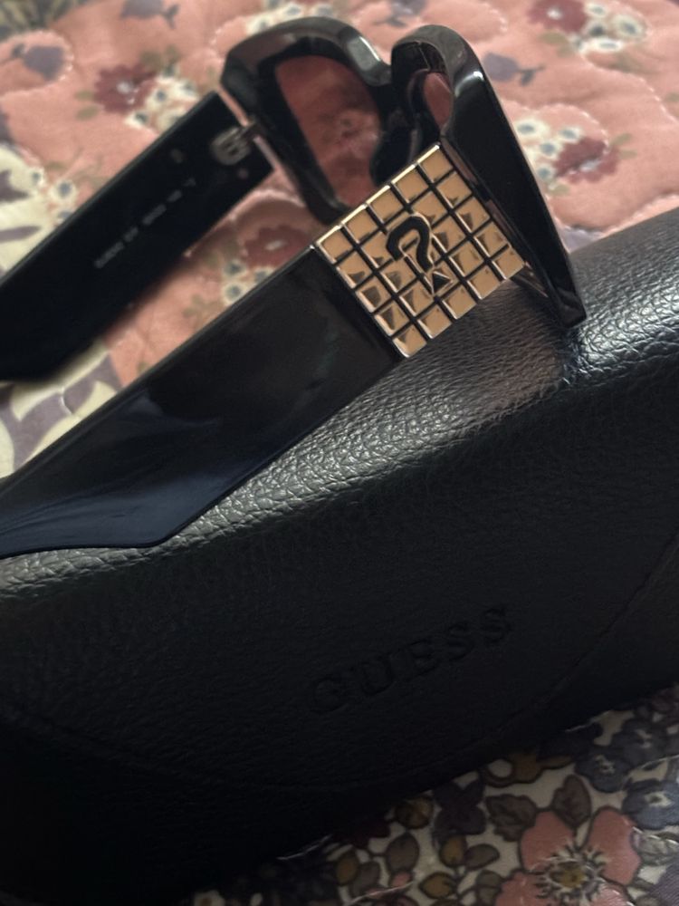 Слънчеви очила Guess