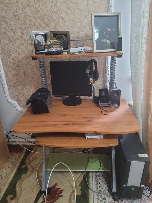Компьютерный стол с роликом и подставка принтера