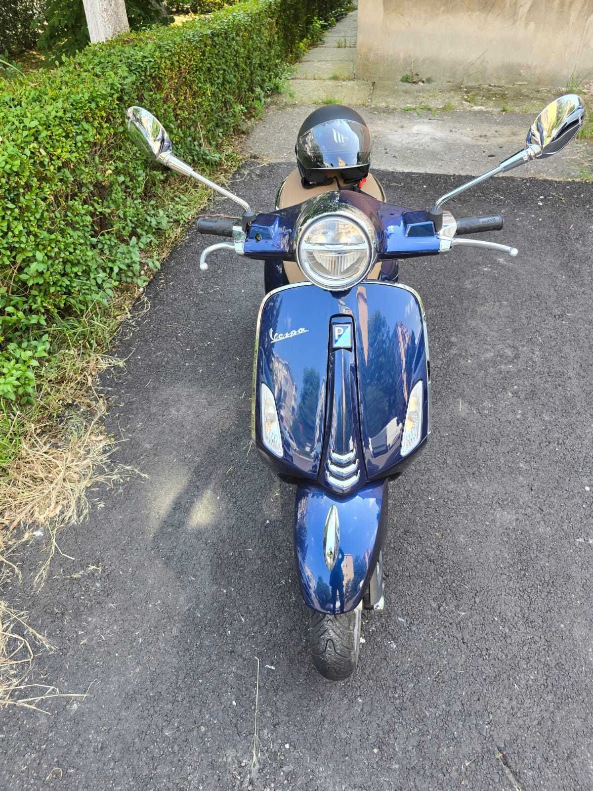 VESPA Primavera 50cc - se conduce FARA CARNET!