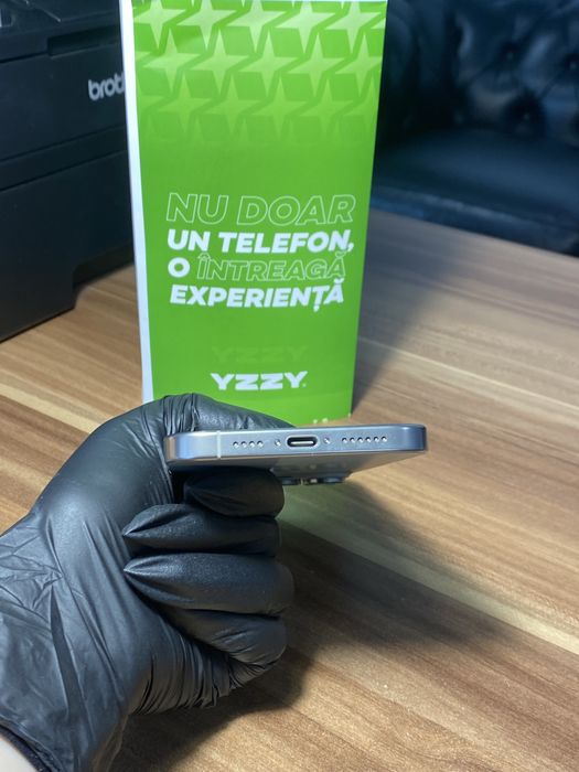 iPhone 16 Pro Max • 256 GB • Natural Titanium