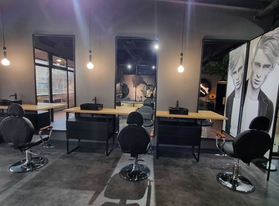 Salon Brooklyn inchiriaza 3 posturi: coafura, frizerie, extensii gene