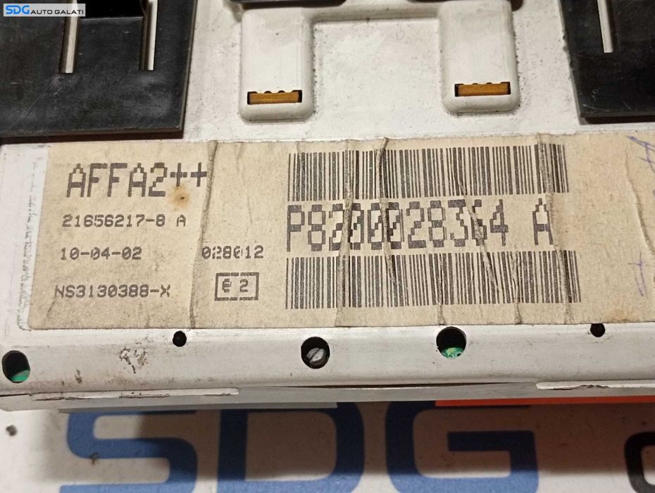 Display Ecran Afisaj Ceas Bord Renault Clio 2 1997 - 2005 Cod P8200028364A [M5532]
